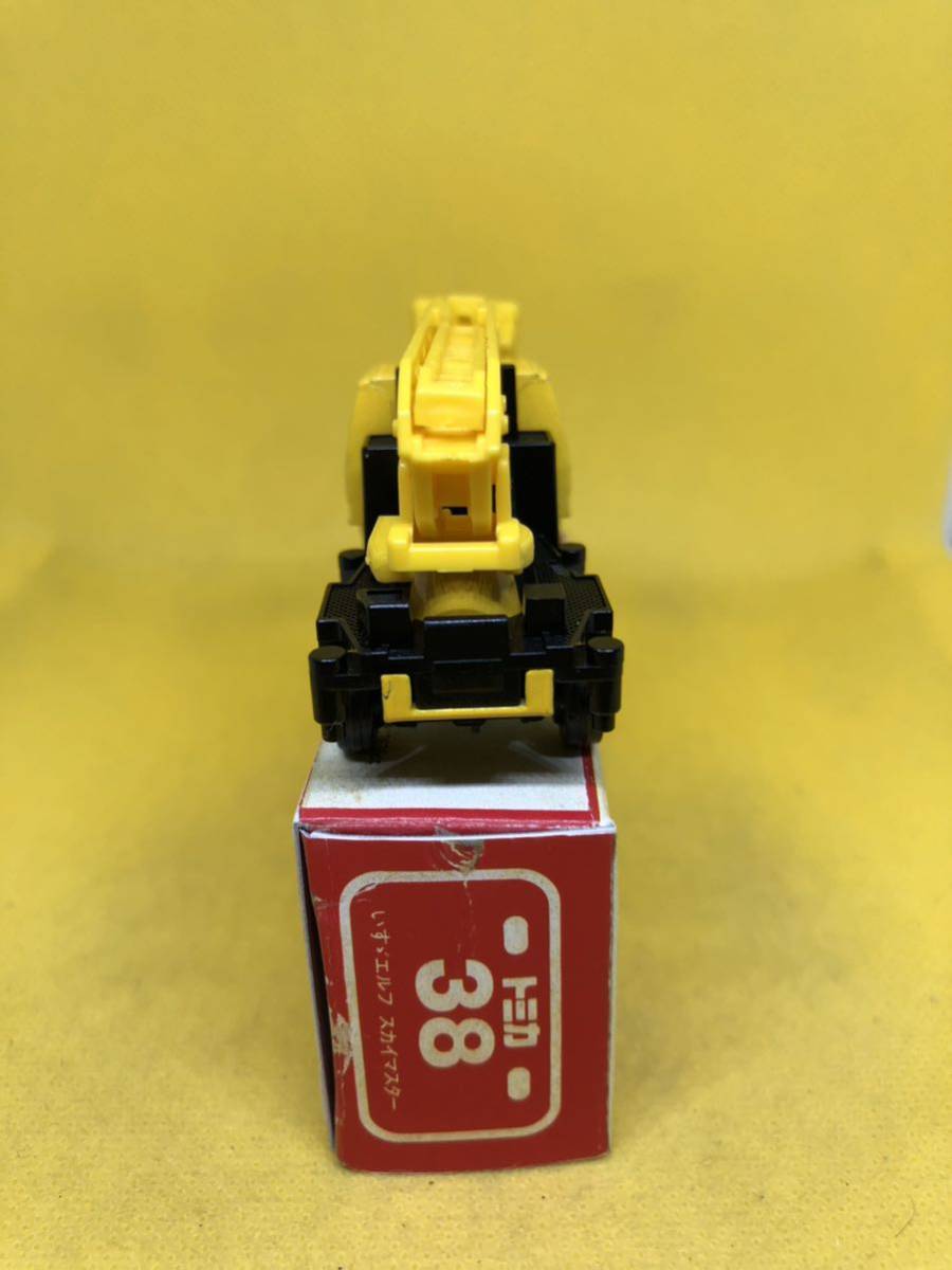 トミカ　日本製　赤箱　38 いすゞ　エルフ　スカイマスター　当時物　絶版_画像4