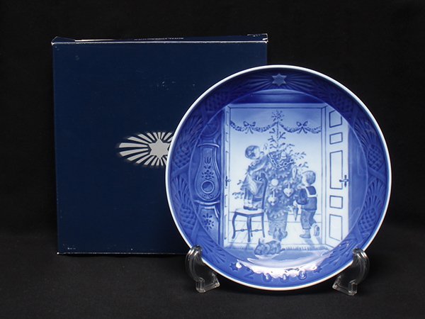 美品 ロイヤルコペンハーゲン イヤープレート 飾り皿 18cm インテリア 2000 Royal Copenhagen [0502]の画像1