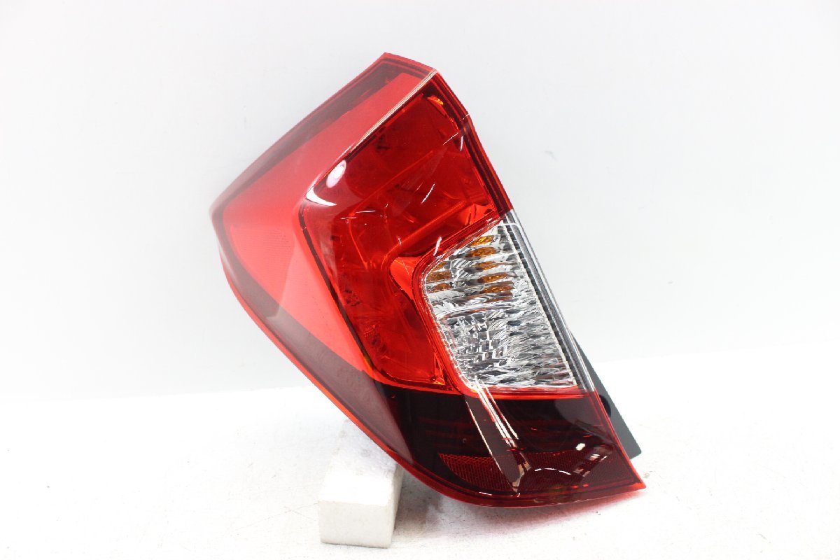 美品/破損無　フィット　GK3　テールライト　左　左側　スタンレー　W1696G　LED　ASSY　打刻 J0　33550-T5A-J02　307145_画像1