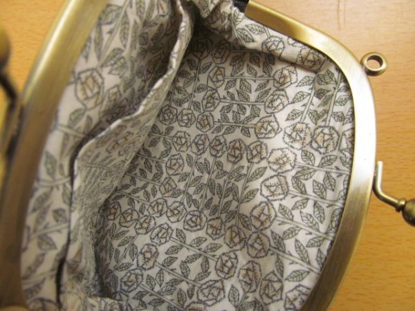 (55115)ハンドメイド　ミナペルホネン　がま口　ポーチ　刺繍　未使用_特に目立った汚れはありません。