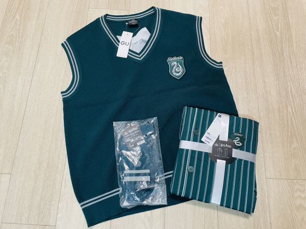 新品 未使用 GU ハリーポッター Harry Potter ニット ベスト パジャマ セットアップ 靴下 上下 スリザリン SLYTHERIN XXL ソックス_画像1