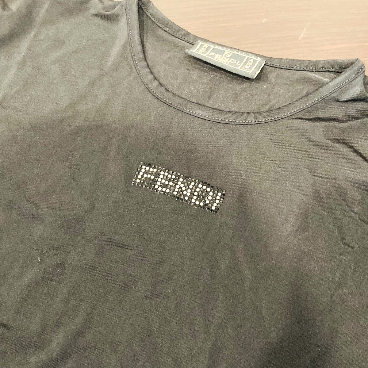 【77】1円～ 中古品 FENDI フェンディ半袖 Tシャツ ロゴ ブラック 黒 ブランド メンズ 人気_画像3