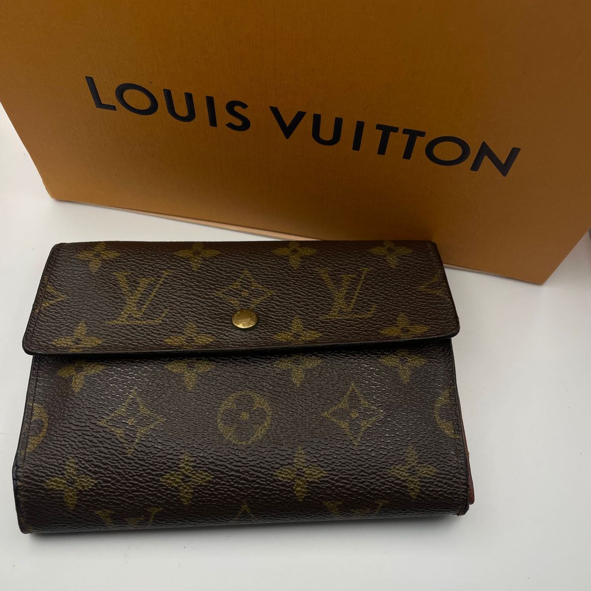 ルイヴィトンLOUIS VUITTONエピ ポルトトレゾールエテュイパピエ 財布