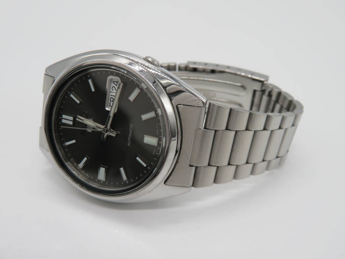 SEIKO ５(セイコー）オートマチック　シルバー×ブラックカラー　腕時計　中古品　W1ー16A　_画像2