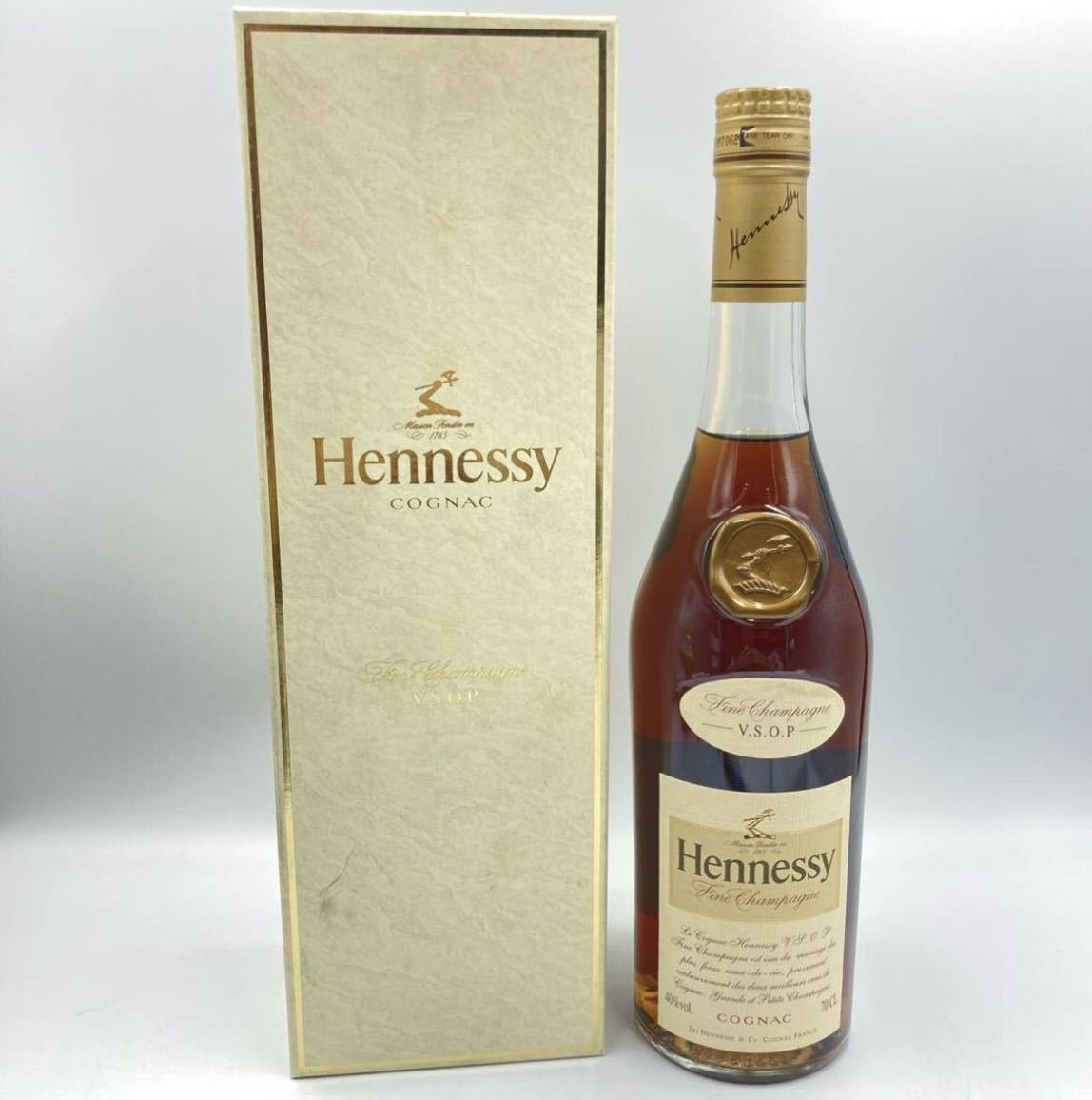 Hennessy V.S.O.P スリムボトル コニャック容量 700mlアルコール分 40% ブランデー　古酒　［箱付き］_画像1