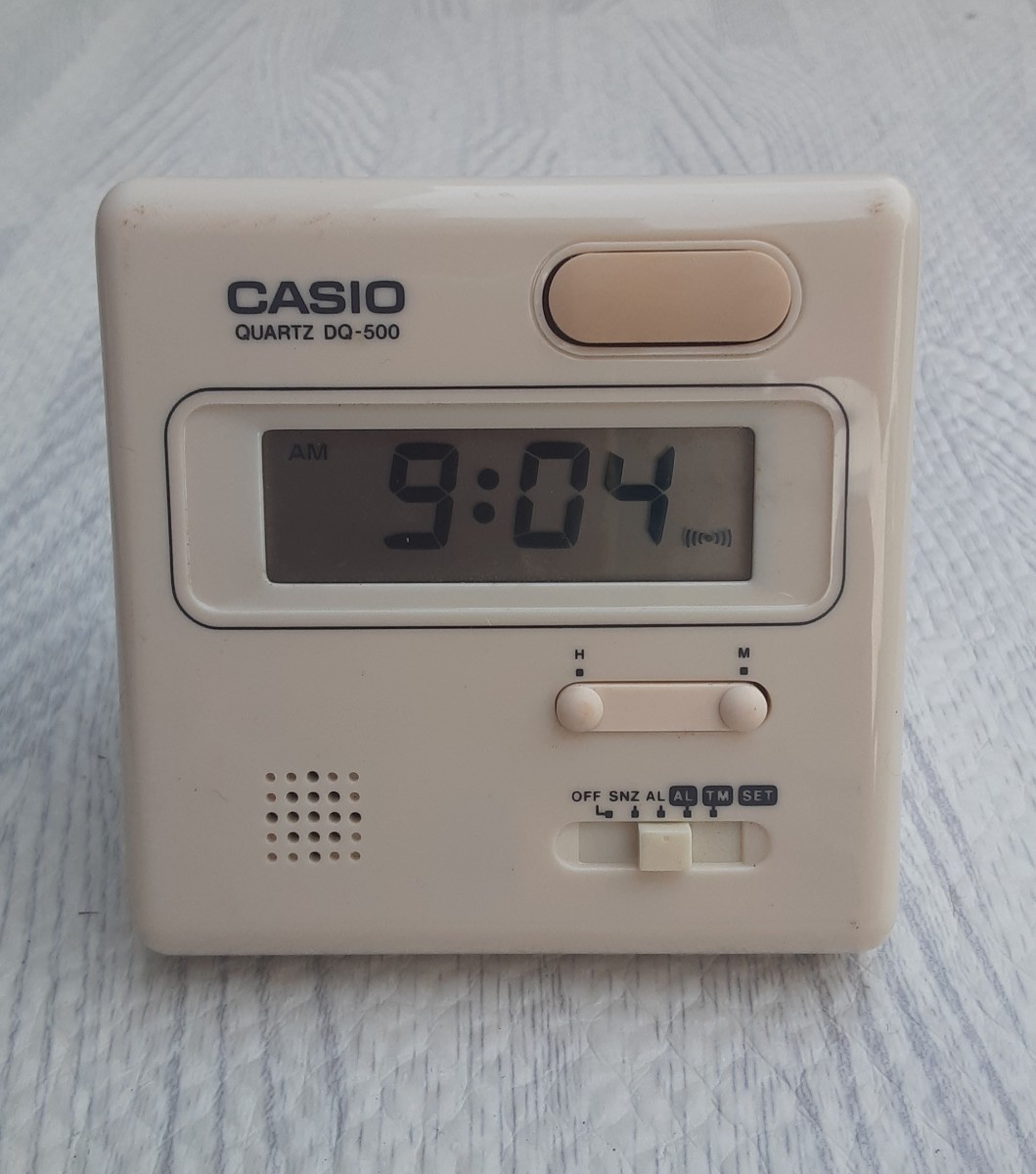 CASIO 目覚まし時計 QUARTZ DQ-500 カシオ 置時計 クォーツ 電池 CASIO 目覚まし時計 QUARTZ DQ-500 カシオ 置時計 クォーツ 電池