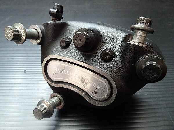 分解洗浄済 ♪ ハーレー ☆ スポーツスター XL1200S 純正 フロントブレーキキャリパー(左) ♪ E9413