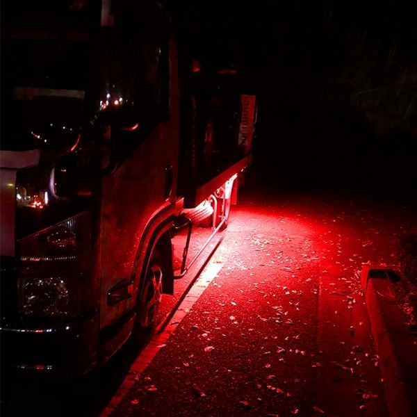 24V トラック レッド タイヤ灯 LED サイドマーカー ランプ 作業灯 路肩灯 LEDダウンライト 防水 S25 40パネル連結 40コマ　CBD04_画像2