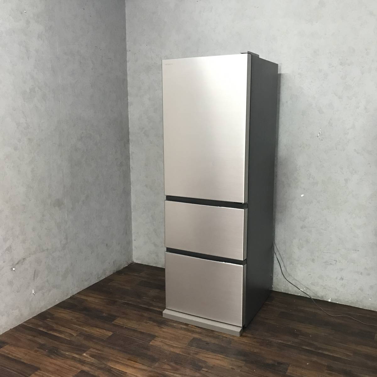 WY8/19 日立 HITACHI ノンフロン冷凍冷蔵庫 R-V38KV(N)型 375L 冷蔵300L冷凍75L 右開き 3ドア 2019年製 ※動作確認済み_画像1