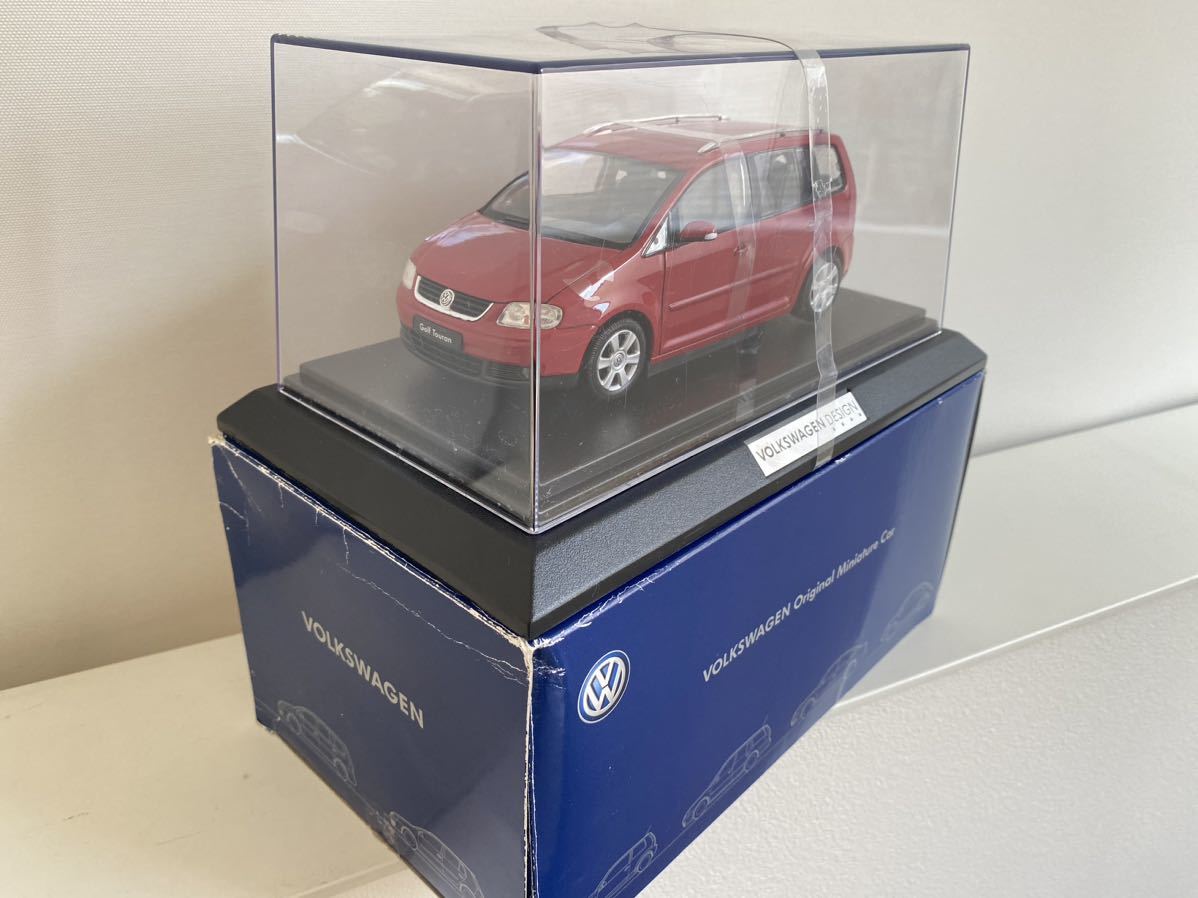 ★送料込★非売品 フォルクスワーゲン ゴルフ トゥーラン1/24 VOLKSWAGEN DESIGN ミニカー 希少 未展示 レッド 赤 RED 非売品 Golf Touran