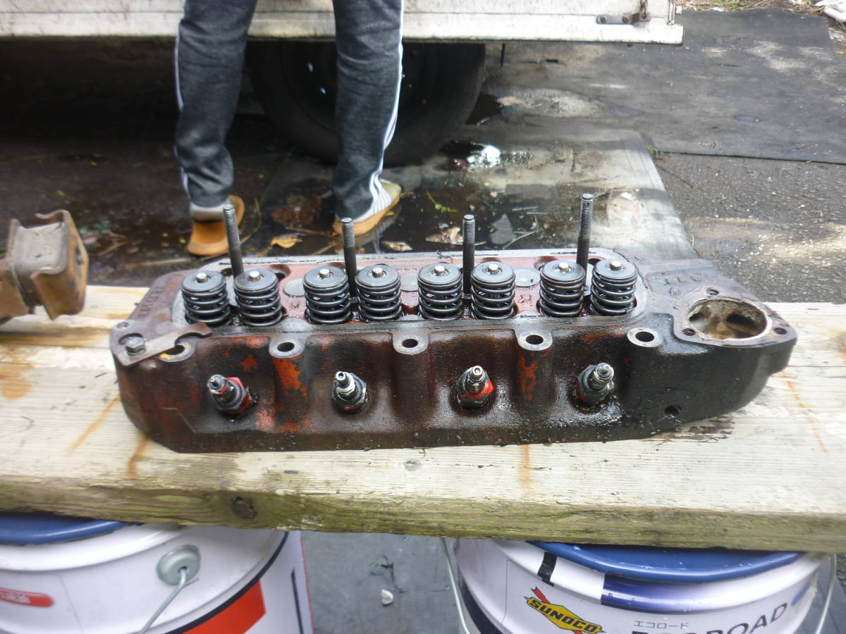  Mini Cooper engine head used raw .. - image seeing understand person wished for person successful bid please.