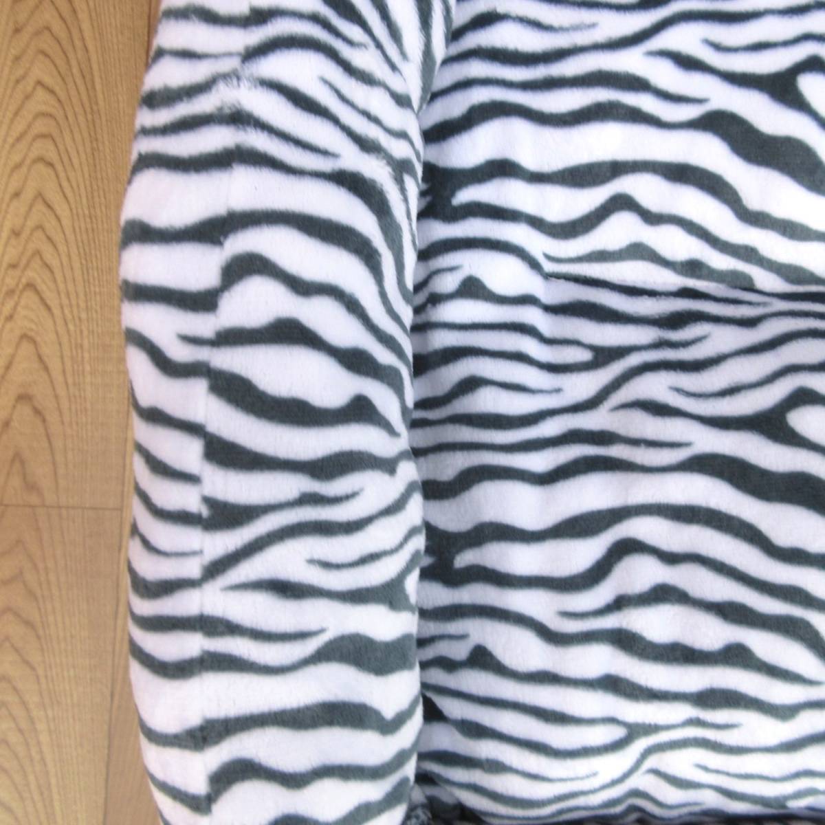  цена снижена! новый товар фланель квадратное домашнее животное bed * домашнее животное диван M размер Zebra рисунок серый коврик круг мытье мягкость теплый 