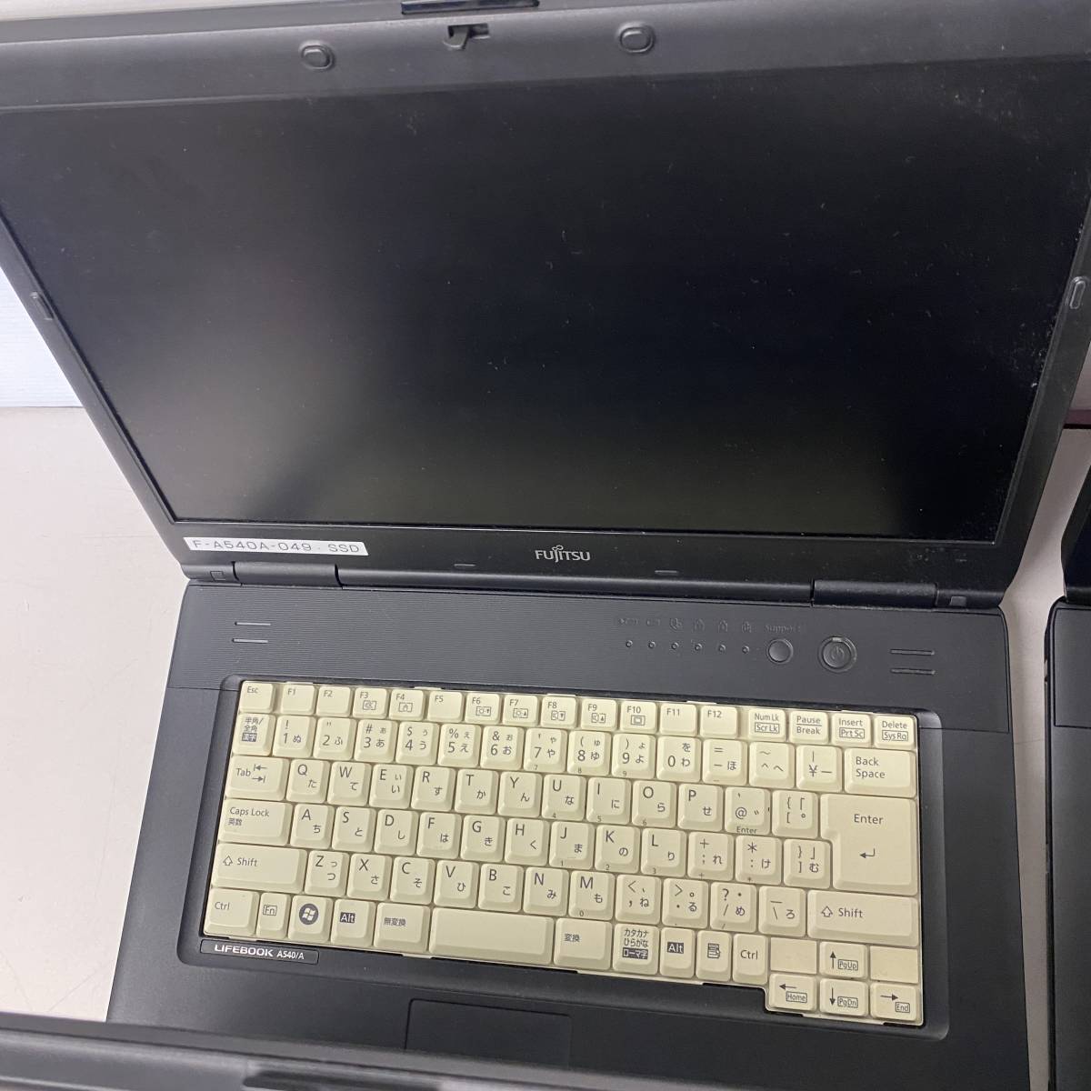 Lifebook a540/b/TOSHIBA 山売り ノートパソコン ラップトップ 現状品 起動確認のみ 4台セット 充電ケーブル付き FCH01X901_画像3