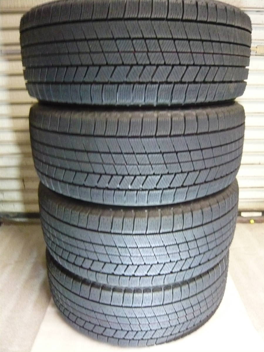 中古品 BRIDGESTONE BLIZZAK VRX 3　235/40R18　4本セット/ブリッザック_画像2