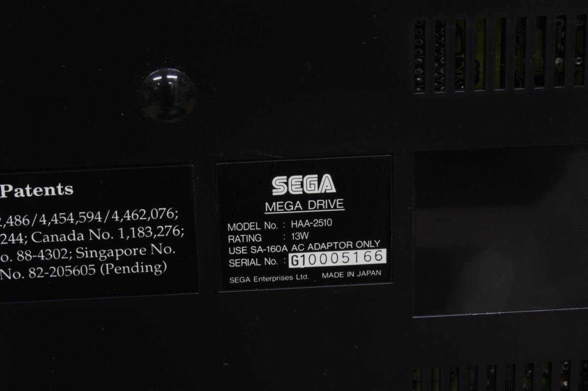 通電のみジャンク品 セガ メガドライブ　HAA-2510　メガCD　HAA-2910　SEGA MEGA DRIVE MEGA-CD コントローラー×2　_画像9