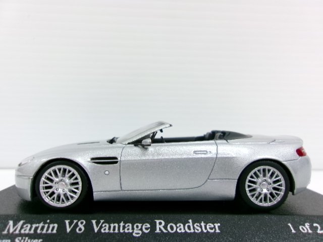 ミニチャンプス 1/43 アストンマーチン V8 バンテージ ロードスター 2009 シルバー (4572-632)_画像4