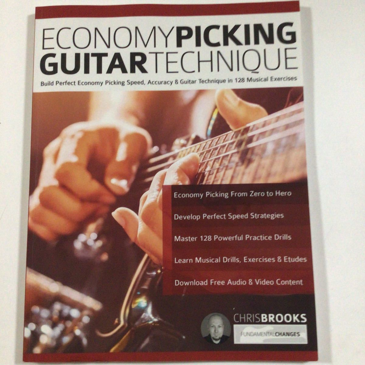 エレキギター教則本（洋書）　「エコノミー・ピッキング・ギターテクニック」_画像1