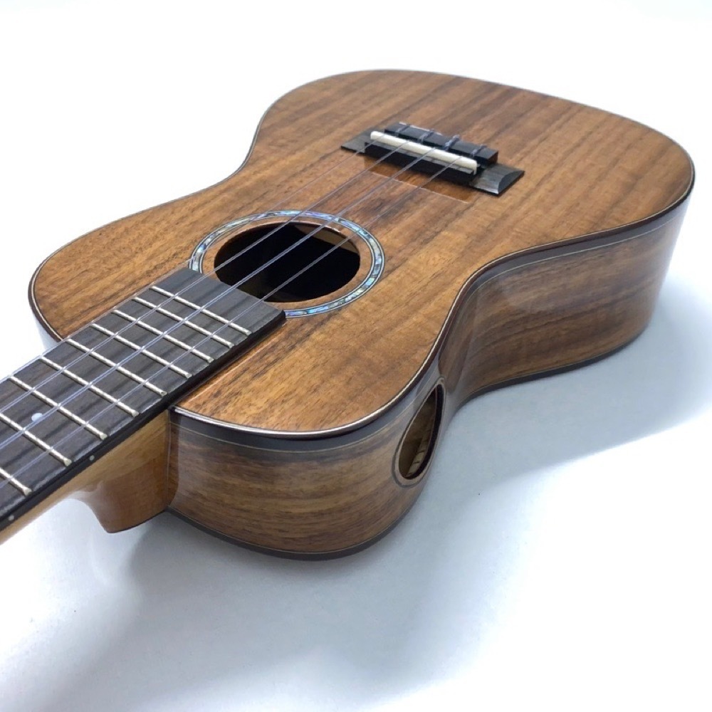 Kai Ukulele KC-5000R/EQ コンサートウクレレ ピックアップ付き ソフトケース付き_画像5