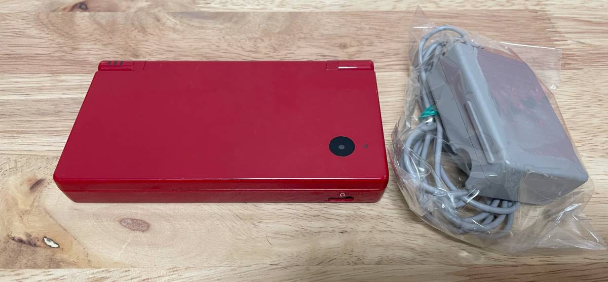 ニンテンドーDSi 　レッド　ACアダプター付き_画像1