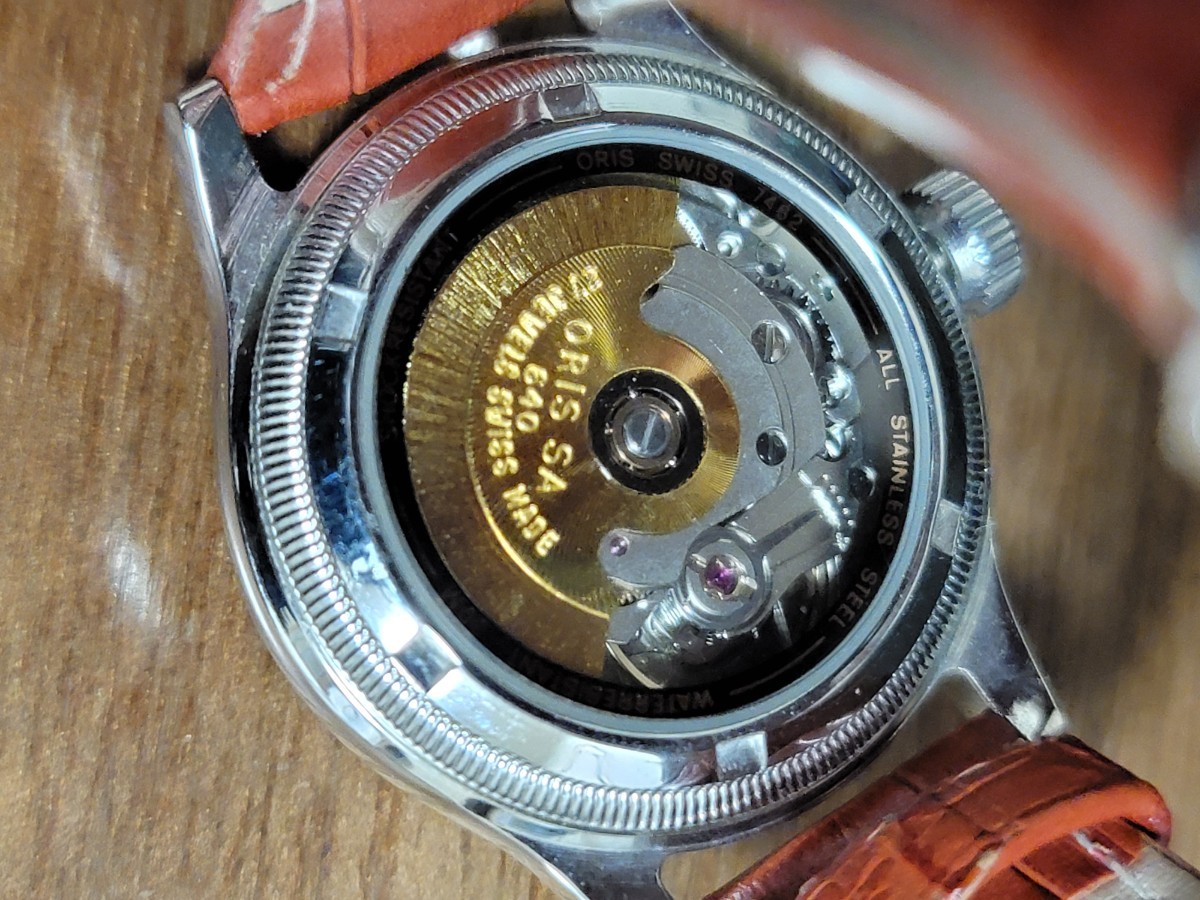 ORIS オリス AT/自動巻 機械式腕時計 7462 27石 ポインターデイト ビッグクラウン ゴールド系文字盤 スモールセコンド 裏蓋スケルトン_画像3