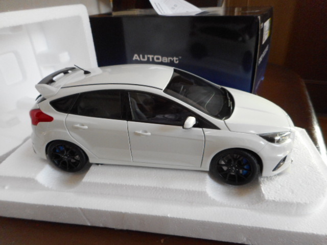 ★★1/18 フォード フォーカス RS ホワイト オートアート Auto art Ford Focus RS White 難★★_画像4