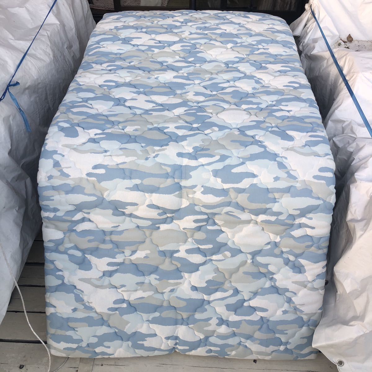 3950円 送料込み! マニフレックスのシングルサイズ迷彩柄三つ 3950円 送料込み! マニフレックスのシングルサイズ迷彩柄三つ