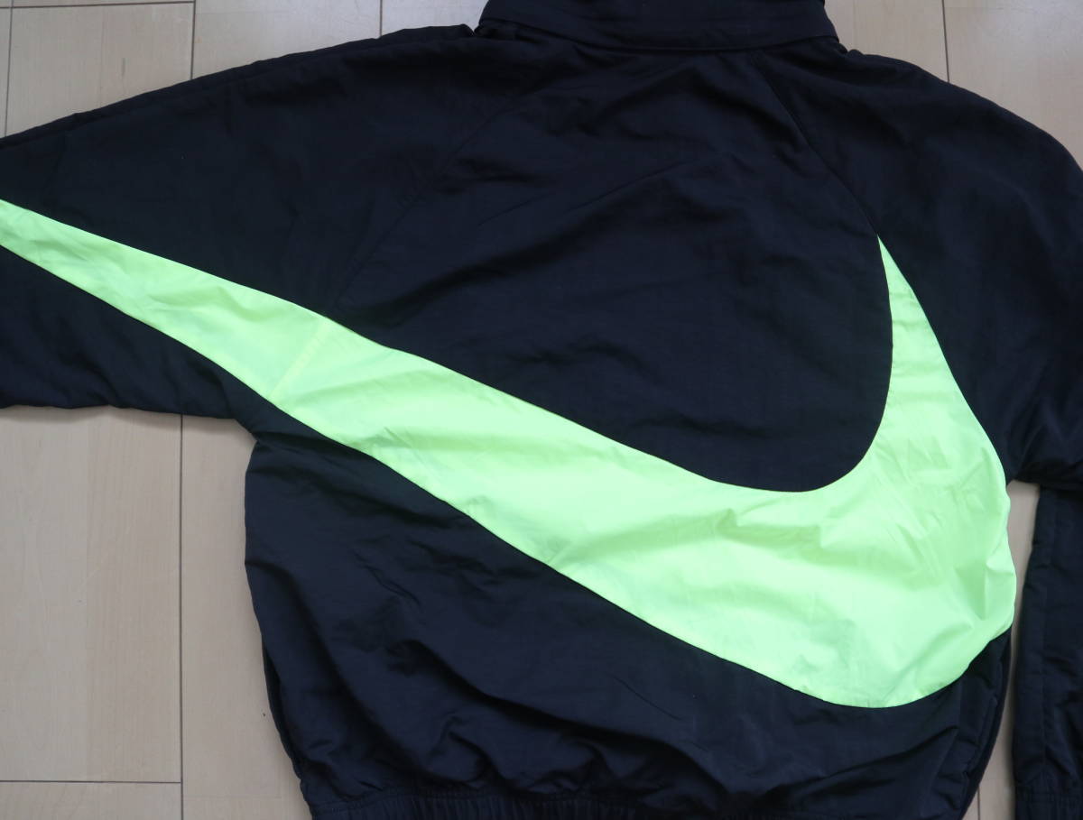 美品 NIKE ナイキ ANORAK JACKET プルオーバー アノラック ウーブンジャケット ビッグスウッシュ BLACK/VOLT AT4489-010 Sサイズ 国内限定_画像6