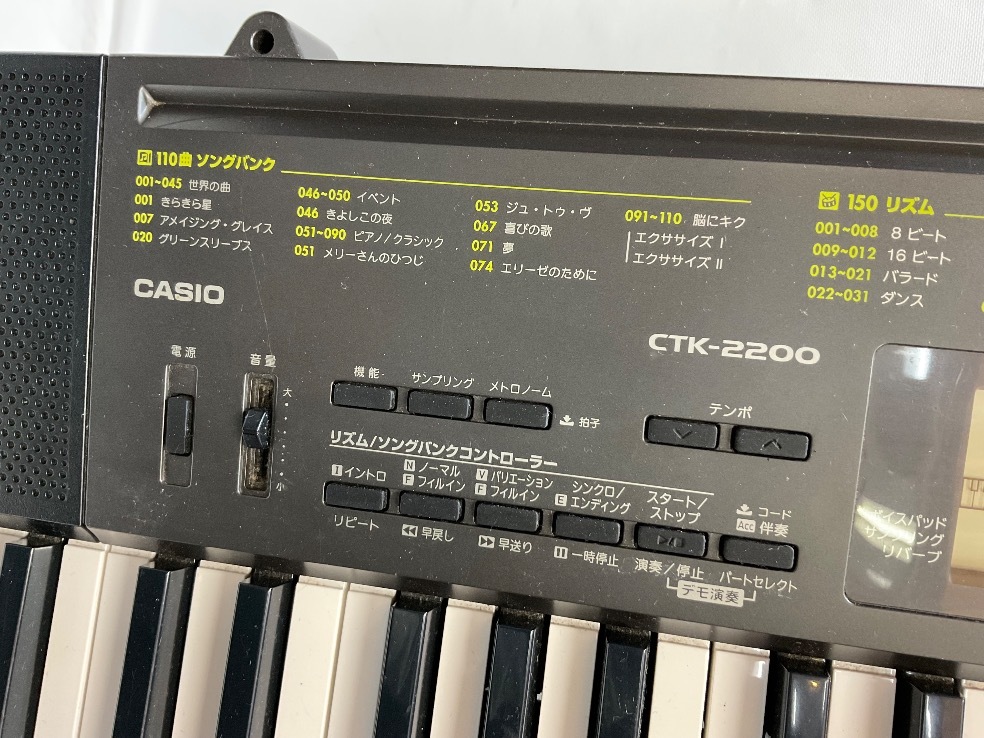 u51195 中古　CASIO 　CTK-2200　キーボード　61標準鍵 （通電のみ確認）_画像4