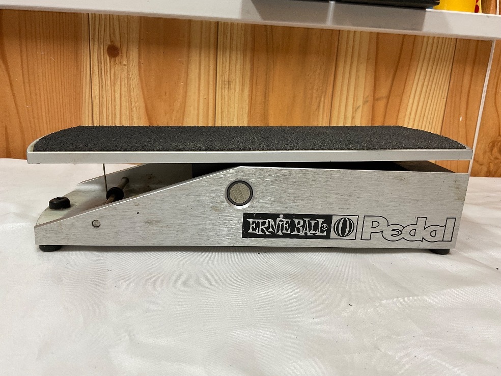 u53009 used Ernie Ball Volume pedal