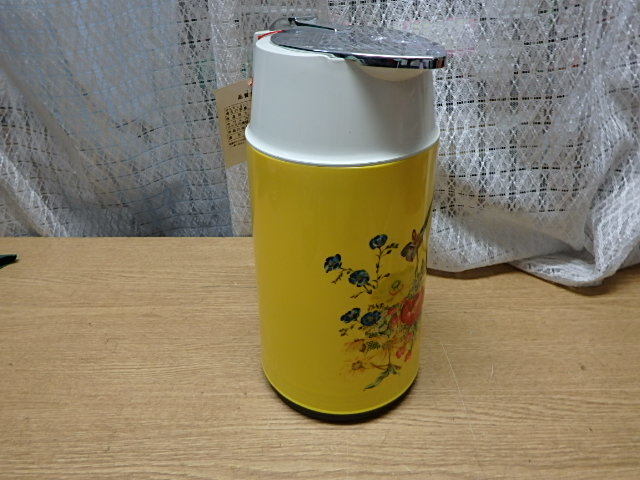 昭和レトロ 　レトロポップ　回転式ポット　魔法瓶 黄色　花柄_画像1