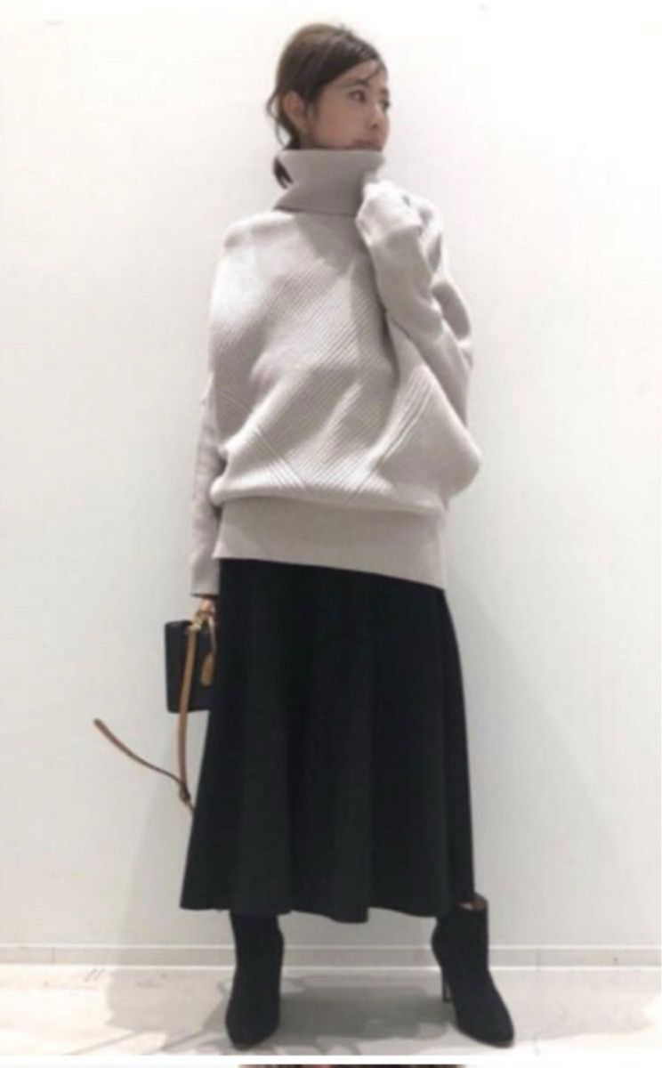 Asymmetry Knit タートルネック　アシンメトリー　ニット　セーター　アパルトモン