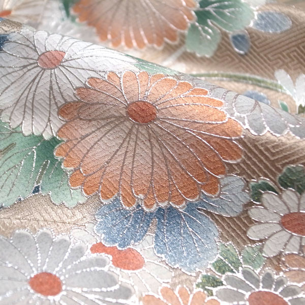  visit wear kimono . gold silver . processing hand dyeing ground .. .. shop light brown beige chrysanthemum wave formal silk silk ....63.5 M used brand new sn582