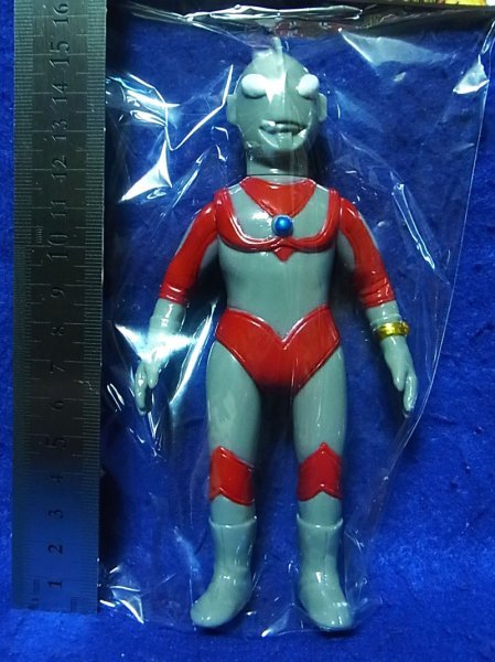 yamo Mark Return of Ultraman браслет есть Mini sofvi 