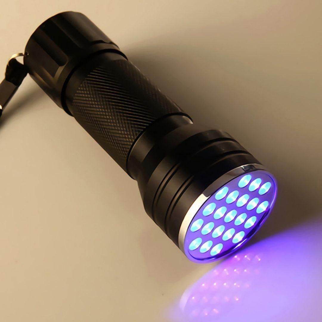 【お買得♪】UV ブラックライト 紫外線 UV LED 21個 ネイル UVライト 携帯用 ハンドライト 汚れ　小型_画像4