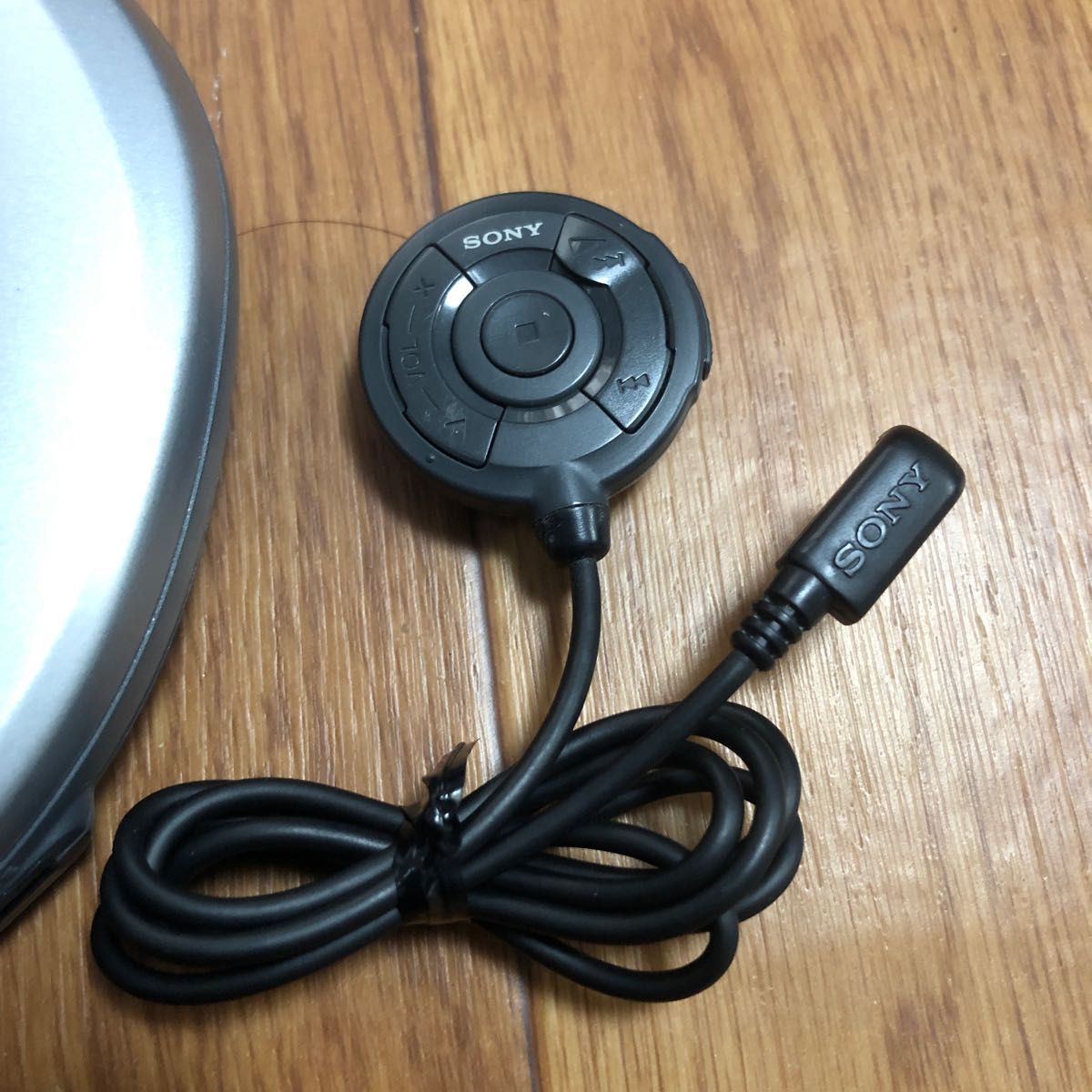 SONY CD WALKMAN ポータブルプレーヤー D-E660 シルバー SONY CD WALKMAN ポータブルプレーヤー D-E660 シルバー