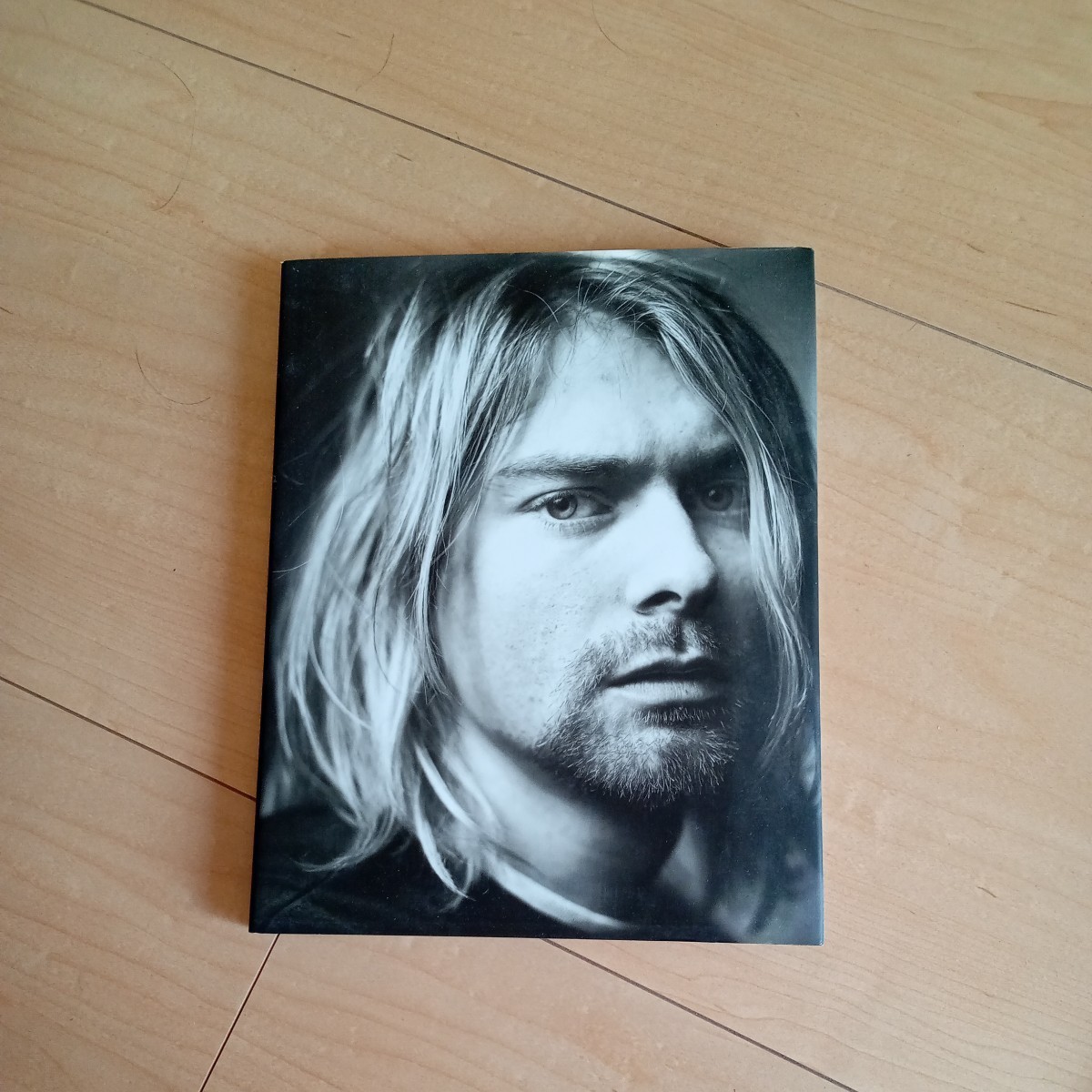 カート・コバーン　NIRVANA　ニルヴァーナ　写真集　3冊セット　　検)オアシス　ローリング・ストーンズ　ナンバーナイン　ソロイスト_画像3