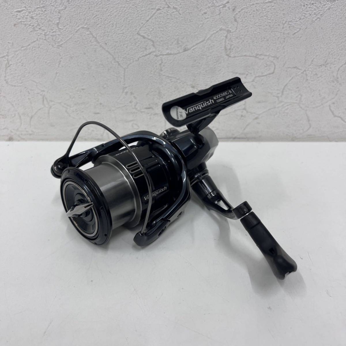 ⑪SHIMANO Shimano reel spinning reel 19 vanquish 4000MHG-B