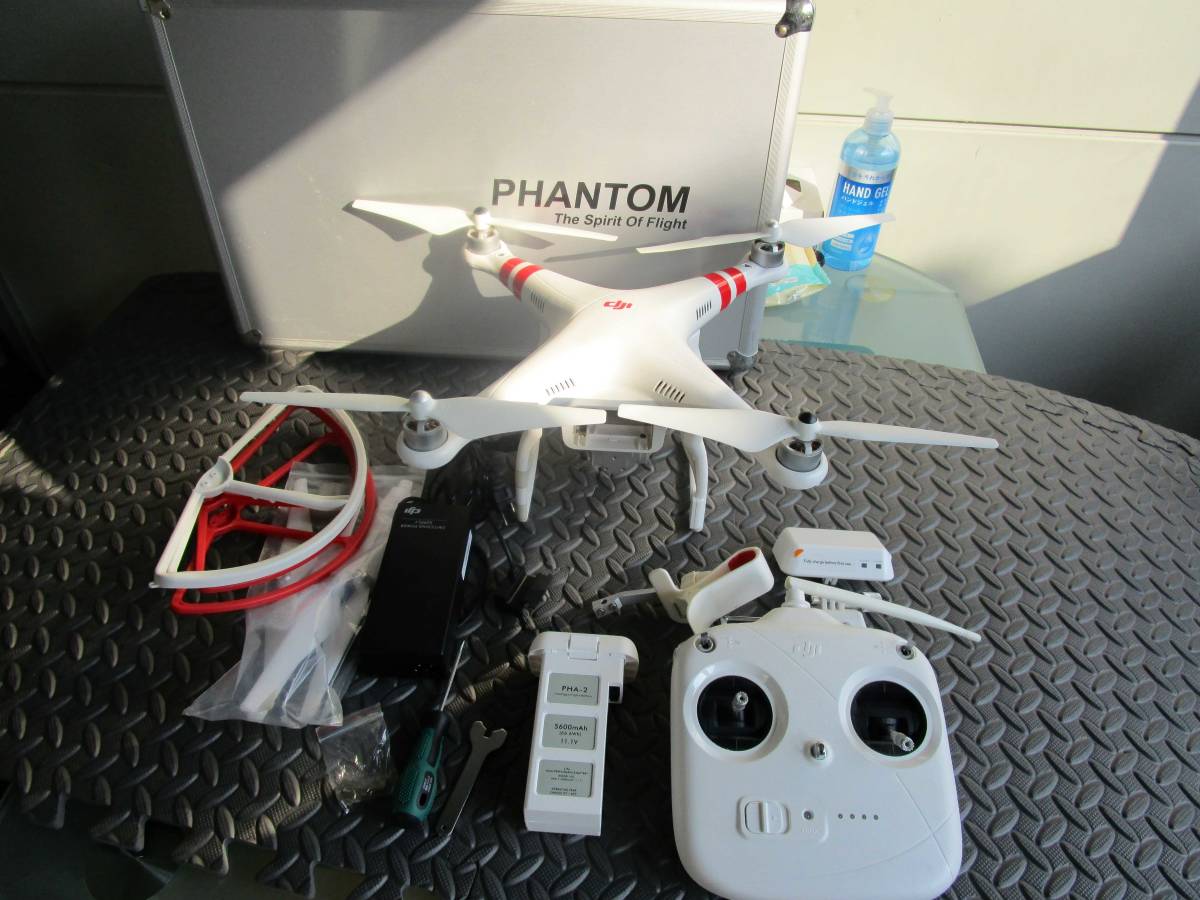 RCドローン DJI Phantom 2 Vision+ アルミケース付 品-