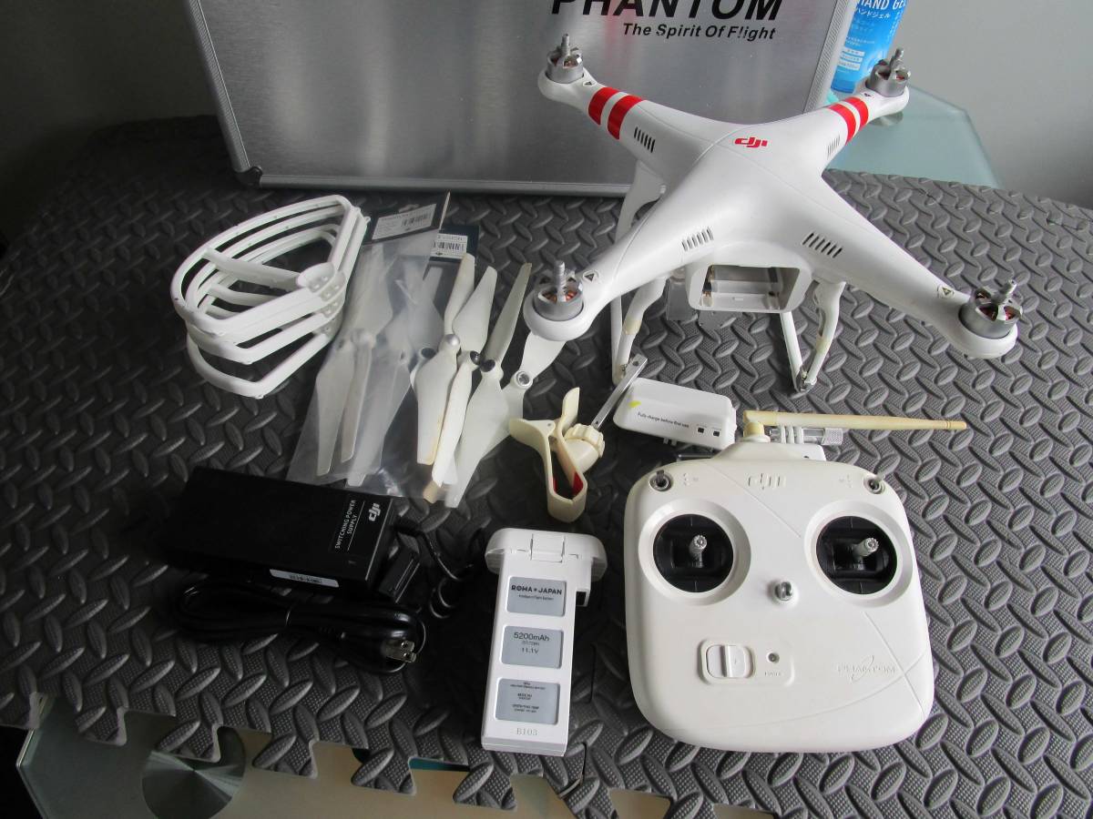 RCドローン DJI Phantom 2 Vision+ アルミケース付 品-