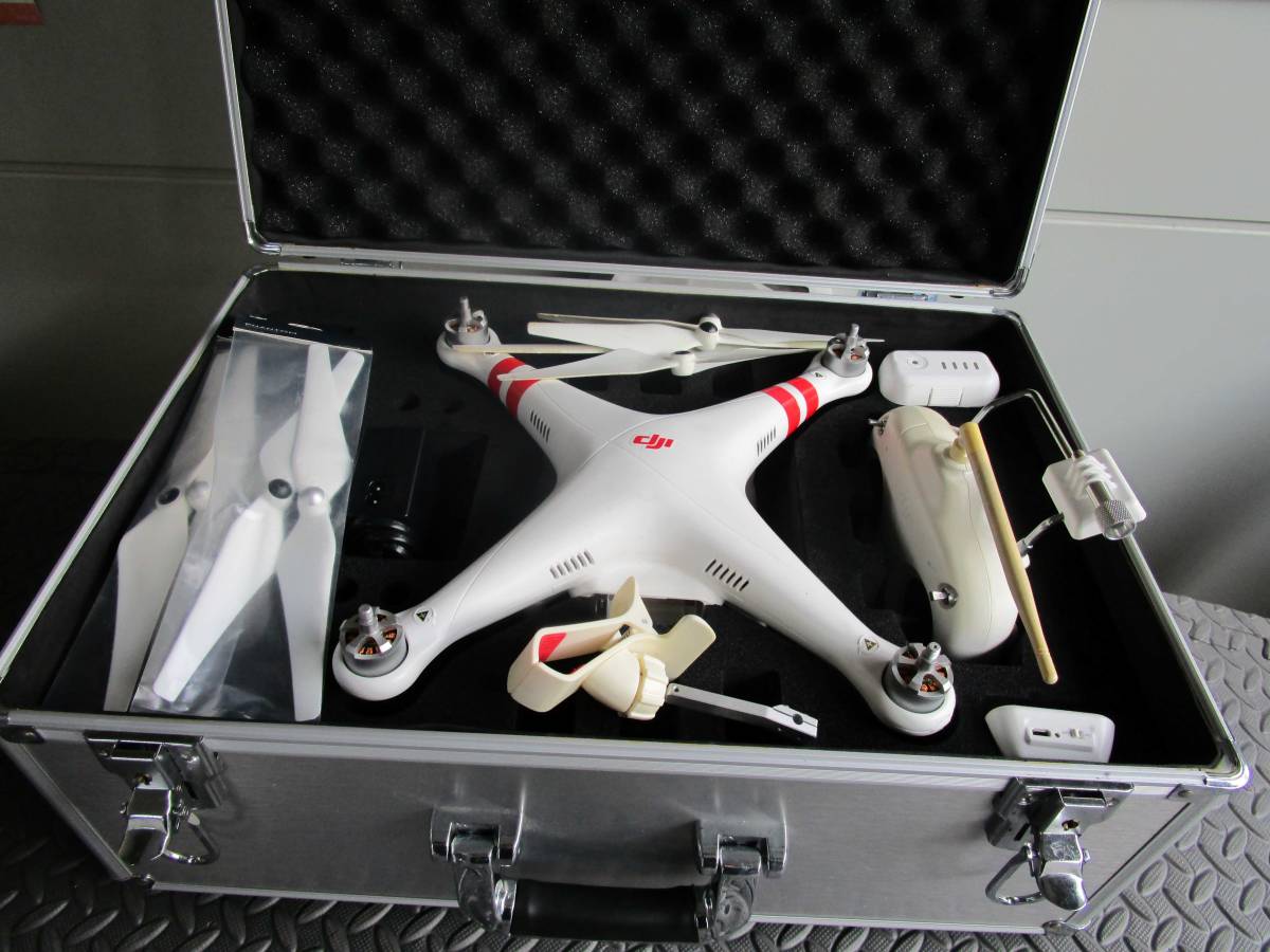 RCドローン DJI Phantom 2 Vision+ アルミケース付 品-
