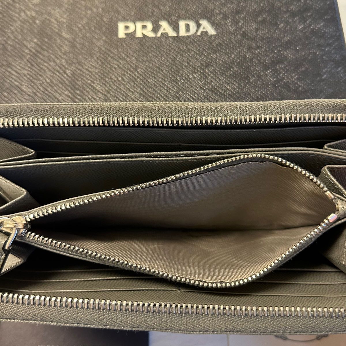 未使用に近い プラダ PRADA 財布 長財布 サフィアーノレザー ラウンド