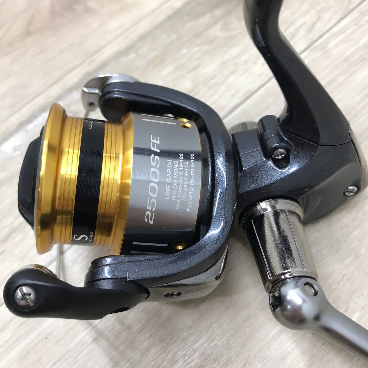 190 D 1円〜 釣り SHIMANO SEDONA シマノ セドナ 2500S FE スピニング リール 中古_画像3