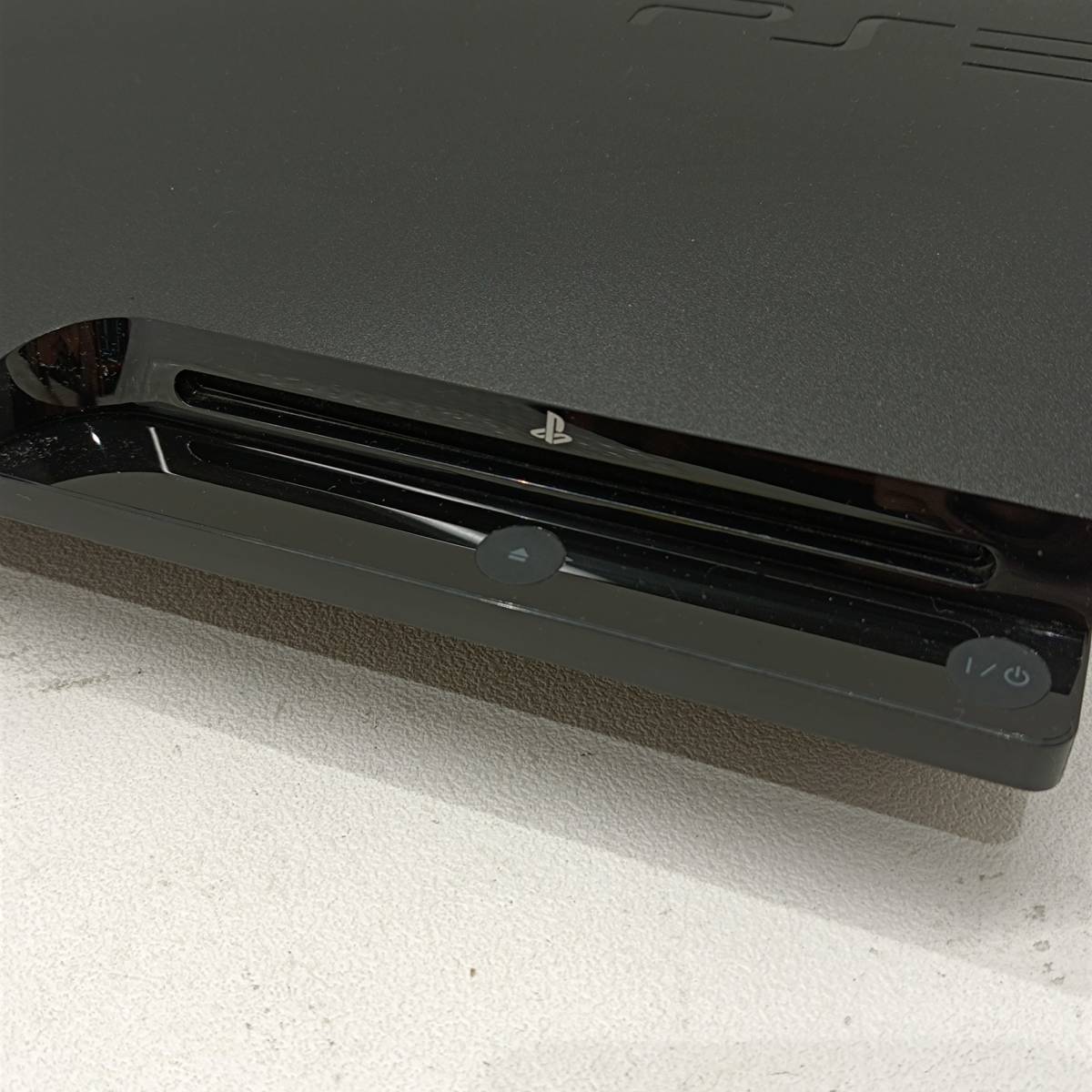 067）B 〈中古品〉Playstaion3 PS3 本体のみ CECH-3000A 160GB【動作確認/初期化済】_画像2