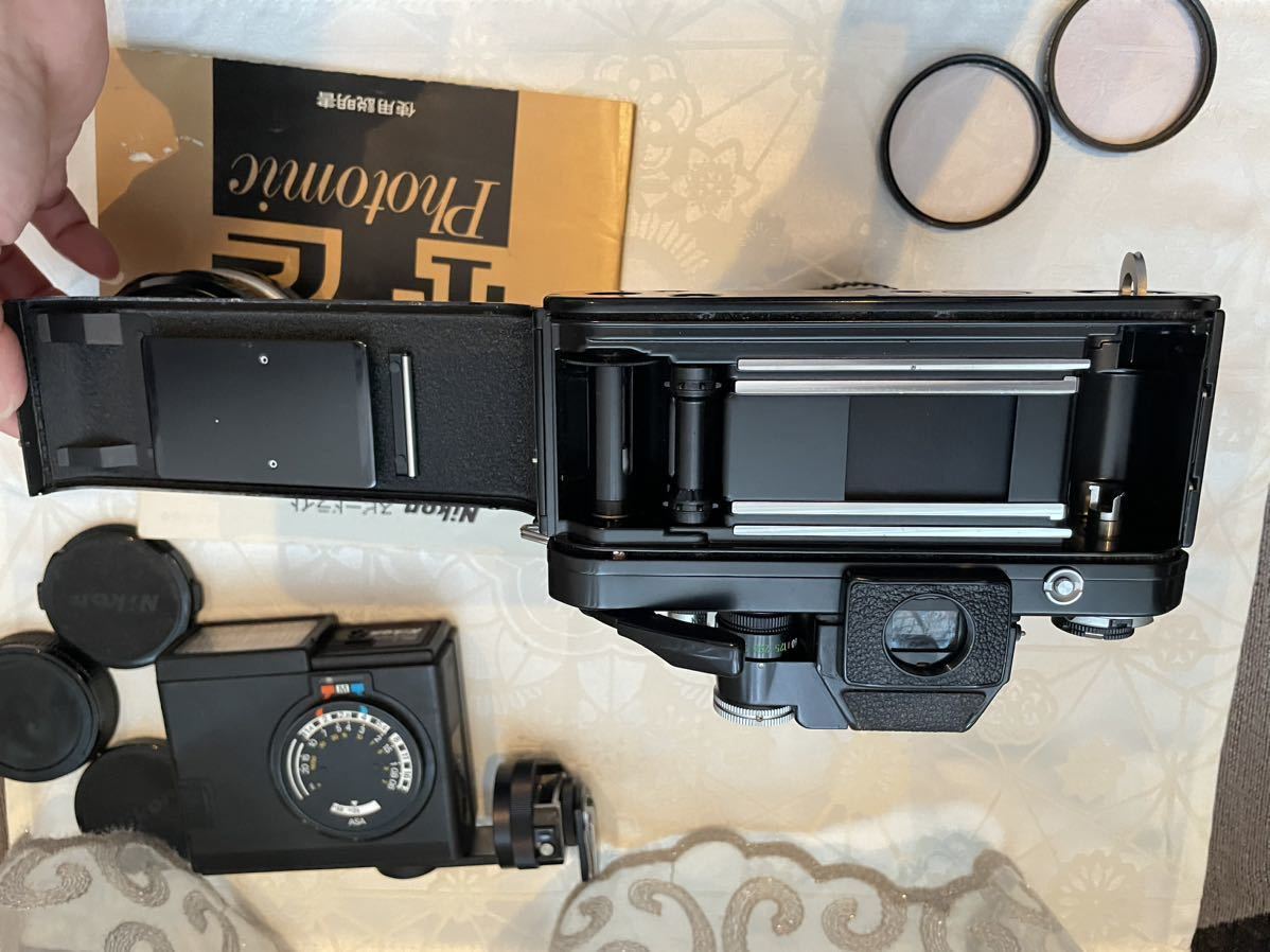 ニコン フィルムカメラ 1:3,5/f135mm、1:1,4/f50mm、スピードライト、取説付き 一眼レフ_画像5