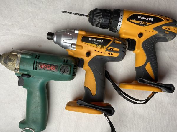 br★電動工具 まとめて 11点 インパクトドライバ 6.5mm/10mmドリル 全ネジカッター 他 makita 日立 ナショナル RYOBI 約25kg 現状品 ★_画像2