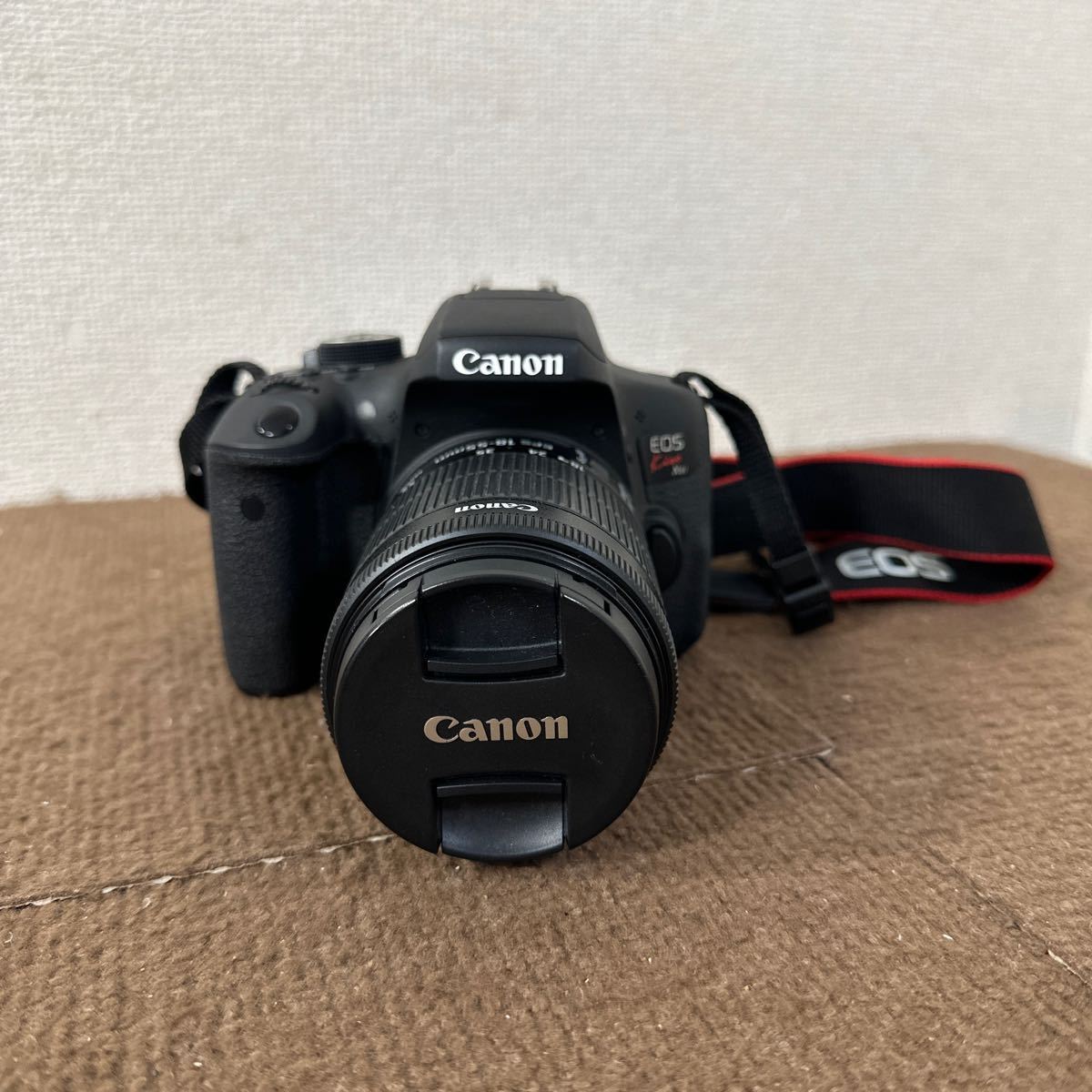 【中古品】Canon キャノン EOS kiss X8i レンズ EF-S 18-55mm 1:3.5-5.6 φ58mm 充電器付き 通電動作確認済み_画像2