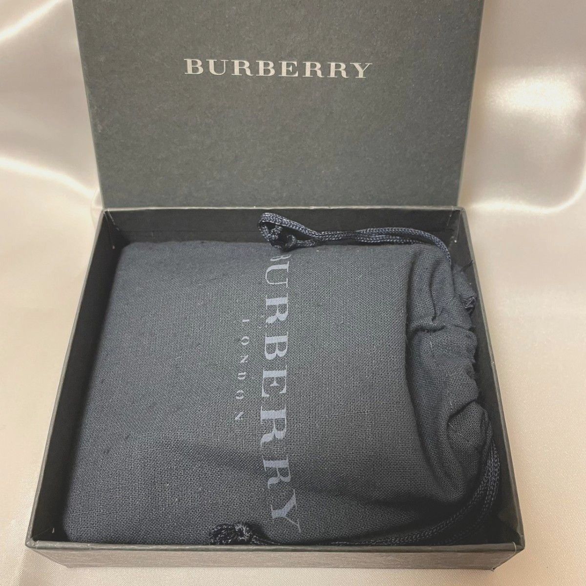 【新品同様】 BURBERRY バーバリー レザー カード入れ 名刺入れ