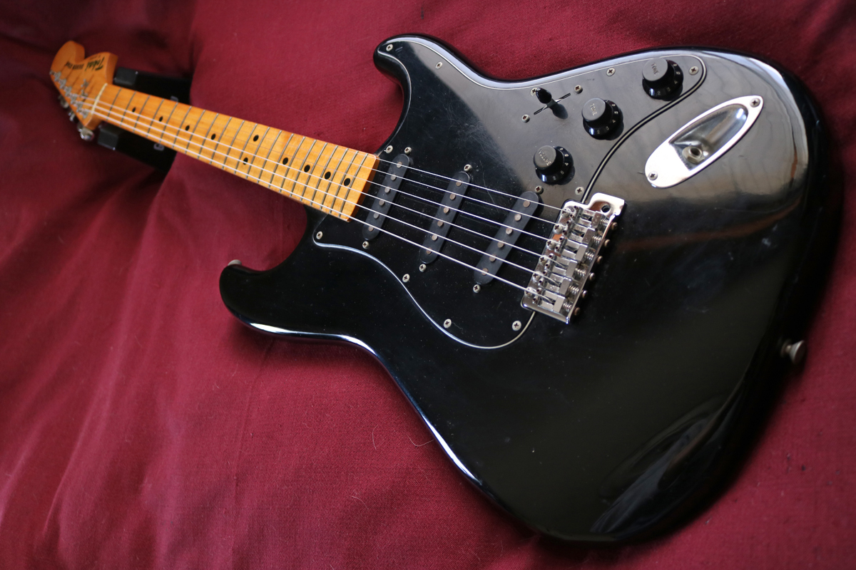 【Tokai】SILVER STAR（BLK）70s Stratocaster（3点留めラージヘッド／マイクロティルト／メイプル1pcネック）1984年 日本製_画像1