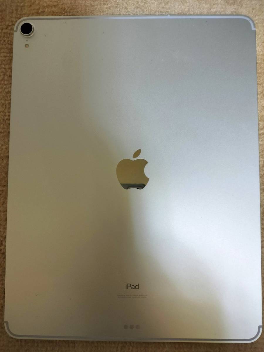 iPad PRO 12.9インチ（第3世代） 64GB au シルバー（液晶割れあり）_画像2