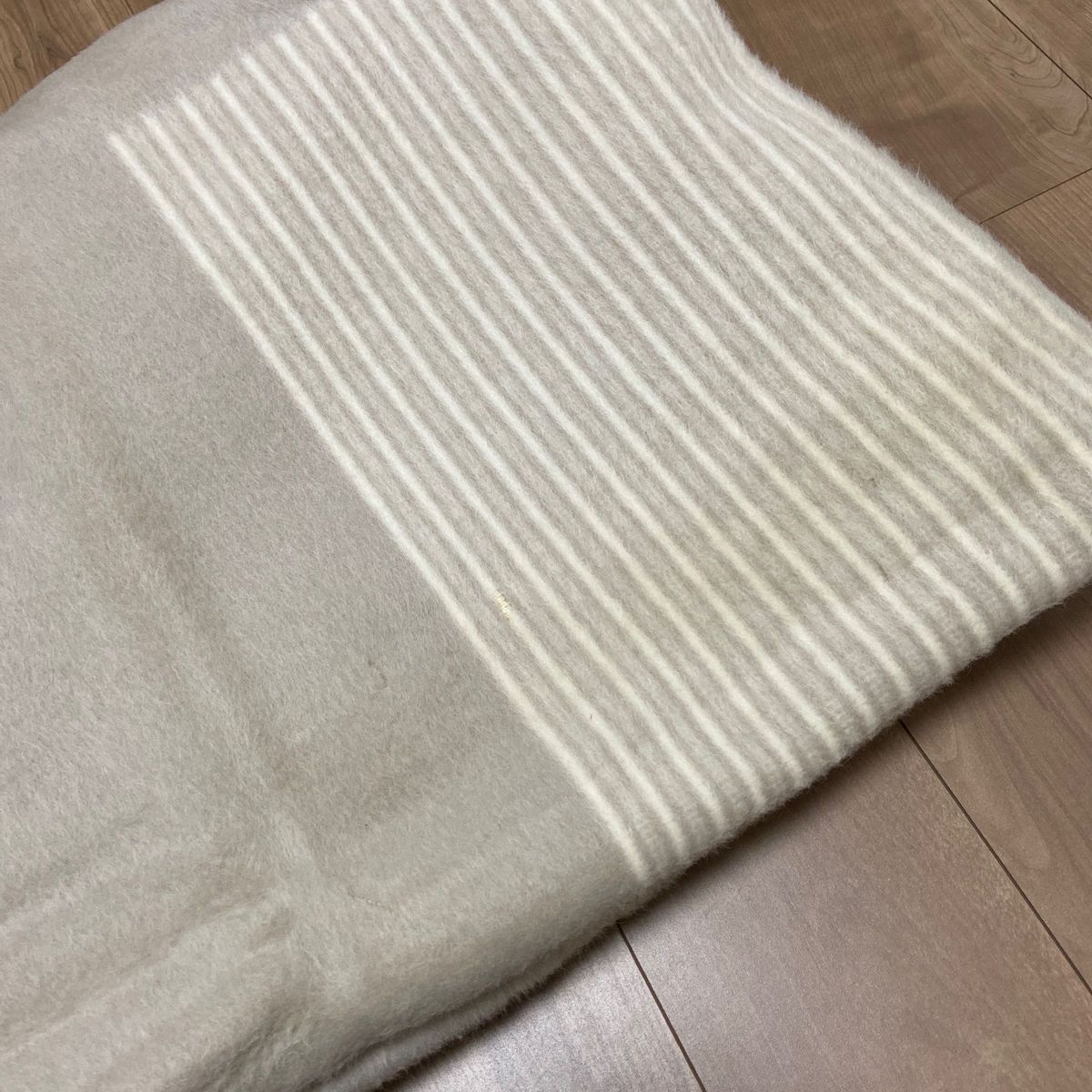 ニッケ毛布 ウール毛布 純毛 毛100% カシミヤ入り 140x200cm ニッケ毛布 ウール毛布 純毛 毛100% カシミヤ入り 140x200cm